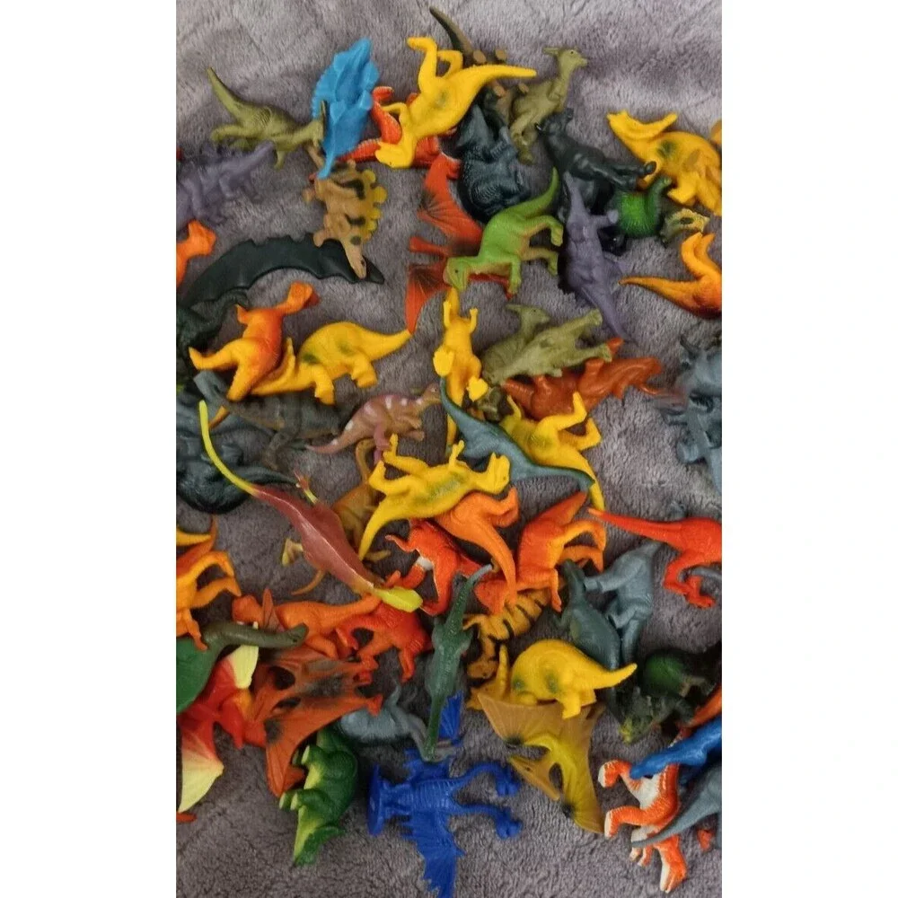 Lot Of 86 Dinosaurs Unbranded Small Variety T-Rex Play Toys
